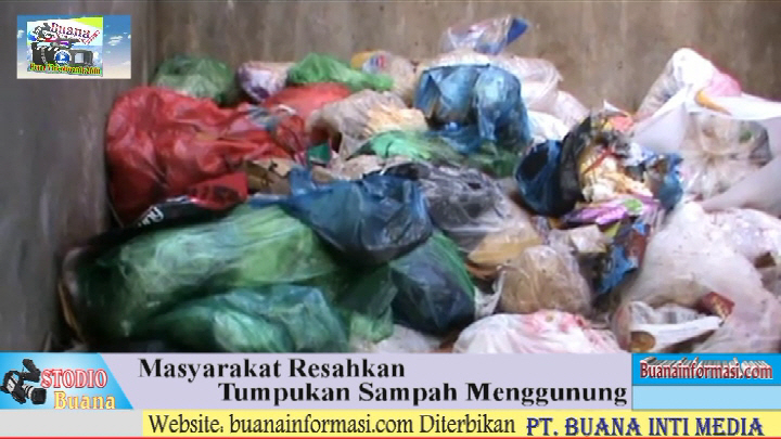 Masyarakat Resahkan Tumpukan Sampah Menggunung