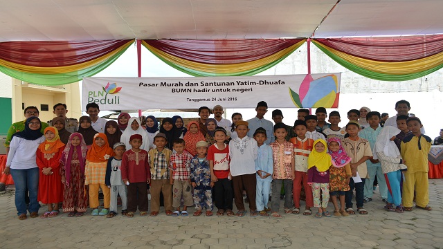 PLN Distribusi Lampung Berbagi Kebahagiaan Bersama Masyarakat Tanggamus