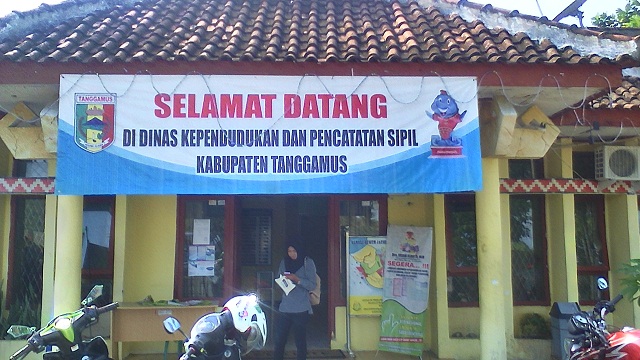 Masyarakat Tanggamus Keluhkan Pembuatan KTP