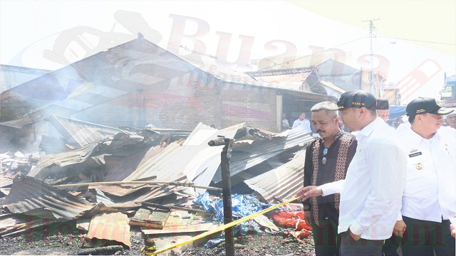 Bupati Tinjau Lokasi Pasca Kebakaran Pasar Bukit Kemuning