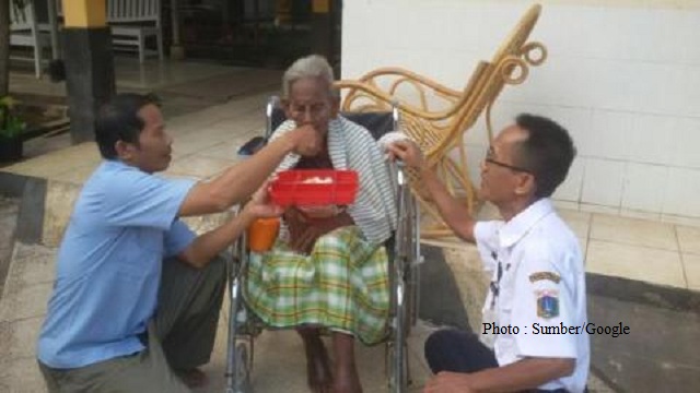 Cucu Aniaya Nenek Sendiri