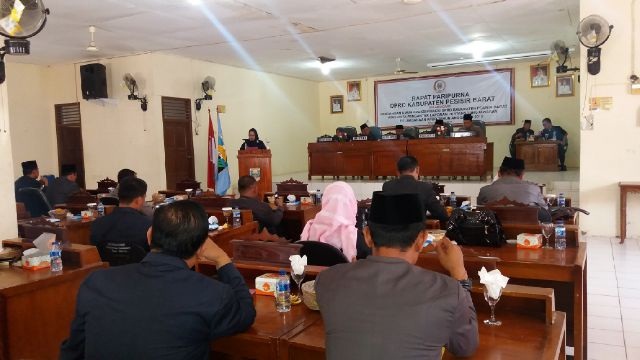 Pandangan Umum Fraksi Terkait Nota Pemkab