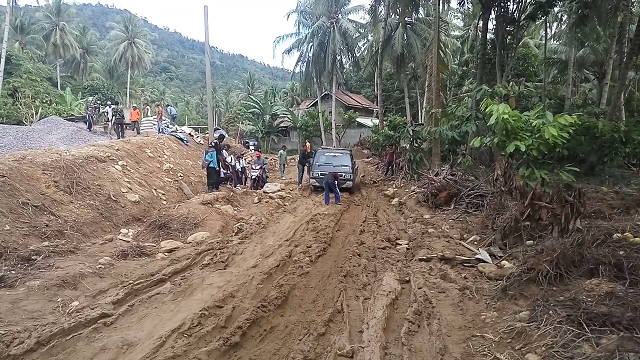 Pembangunan Jembatan Tugu Papak Hambat Aktifitas Masyarakat