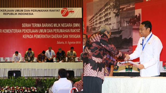 Bupati Lakukan Penanda Tanganan Dokumen Serah Terima BMN