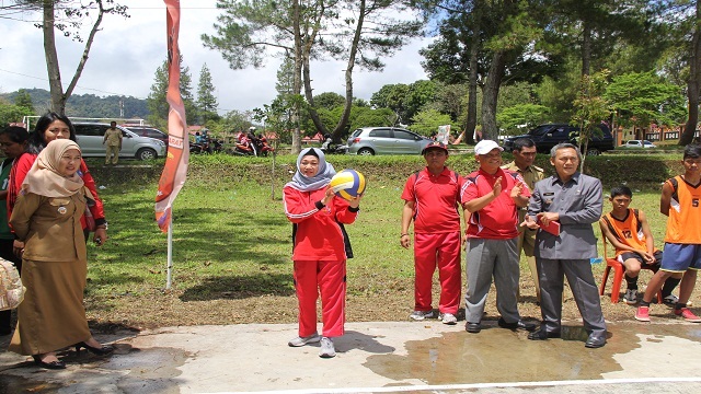 Bupati Buka Bola Volly "Ibu Bupati Cup 2016"