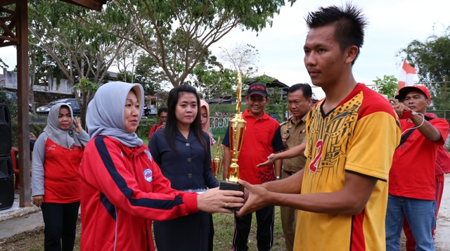 BUPATI TUTUP TURNAMEN BOLA VOLLY