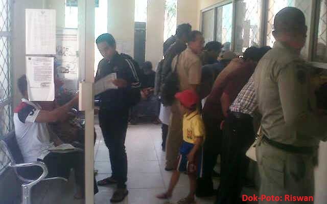 Warga Lamtim Prosedur Pembuatan KTP Elektronik