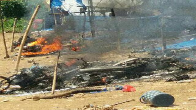 Massa Rusak Tenda dan Sepeda Motor Pam Swakarsa