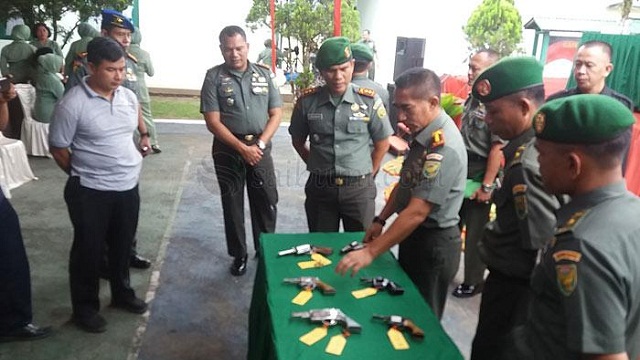 Kodim 0422 Lambar Terima Enam Pucuk Senjata Api dari Masyarakat