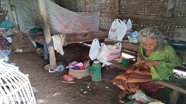 AKRAP dan IPM Lampung Timur Sambangi dan Berikan Bantuan Mbah Jafar AKRAP dan IPM Lampung Timur Sambangi dan Berikan Bantuan Mbah Jafar