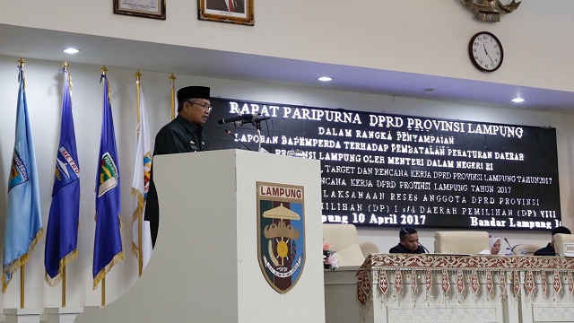 Rapat Paripurna Penetapan 5 Rancangan Perda Terhadap Pembatalan Perda Provinsi Lampung Oleh Mendagri