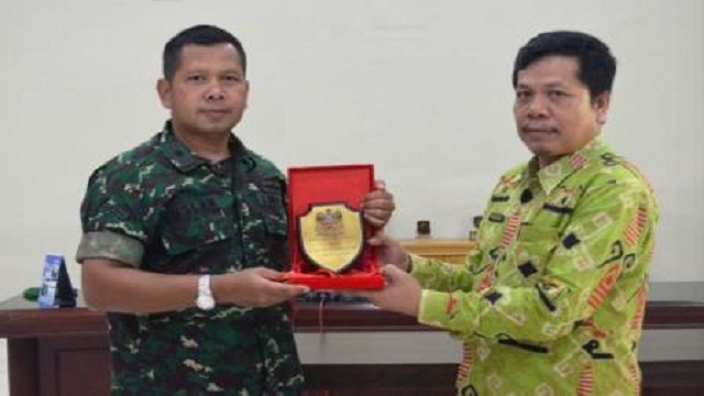 Siswa Siswi SMPN 4 Gunung Sugih Kunjungi Korem 043/Gatam