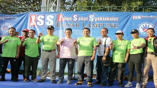 Jalan Sehat Spektakuler, Gubernur Lampung Bagikan Dorprize, Umroh Gratis Serta Hadiah Ratusan Juta