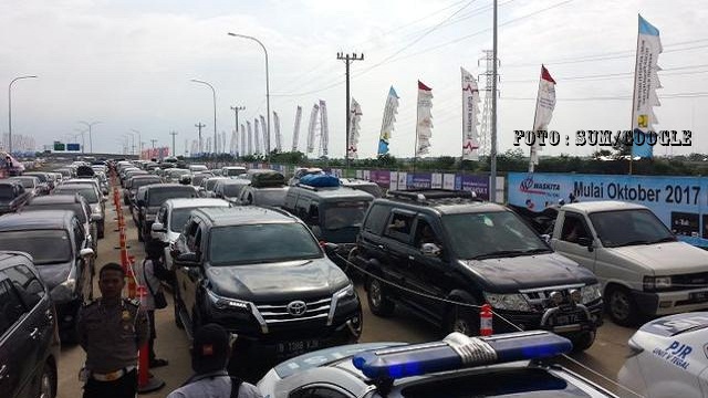 H-6 Lebaran, Ribuan Kendaraan Padati Tol Brebes