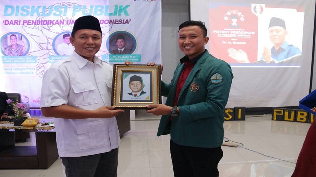 Diskusi Publik Unila, Mustafa: Rugi Sekali Jika Mahasiswa Hanya Jago Teori
