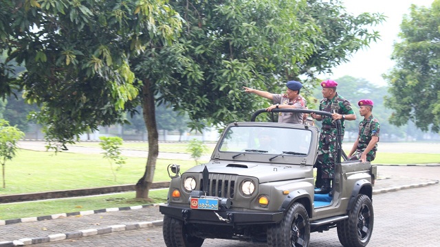 KAPOLDA LAMPUNG KUNJUNGI BRIGIF-3 MARINIR