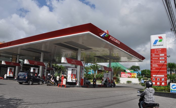 Pertamina_filling_station,_Bali,_Indonesia