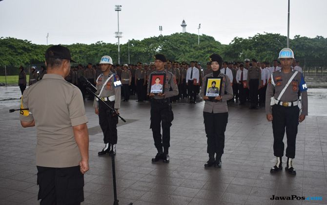 tertipu-oleh-pembunuh-polwan-di-makassar-dipecat-usai-selfie-vulgar_c_272062