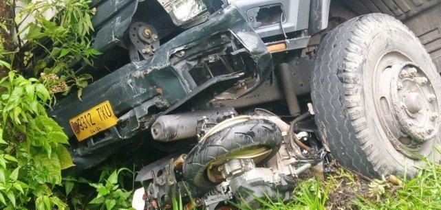 kecelakaan-maut-di-sitinjau-lauik-padang-truk-tabrak-6-kendaraan-bocah-3-tahun-dan-ibunya-tewas