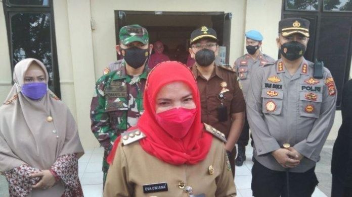 wali-kota-eva-dwiana-silahkan-belanja-ingat-protokol-kesehatan