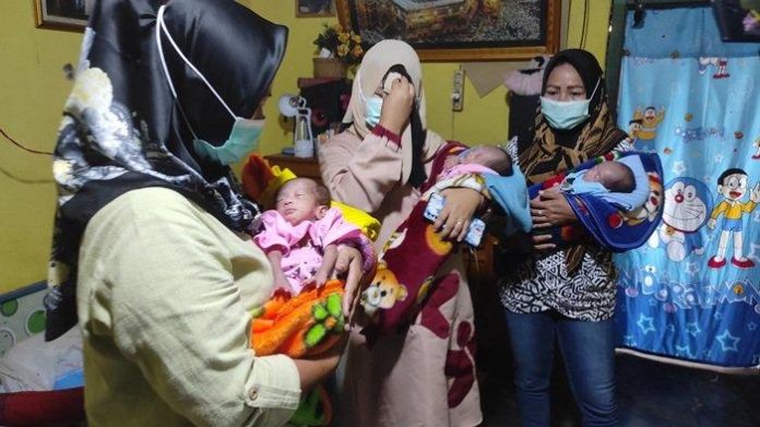 bayi-kembar-3-di-empat-lawang