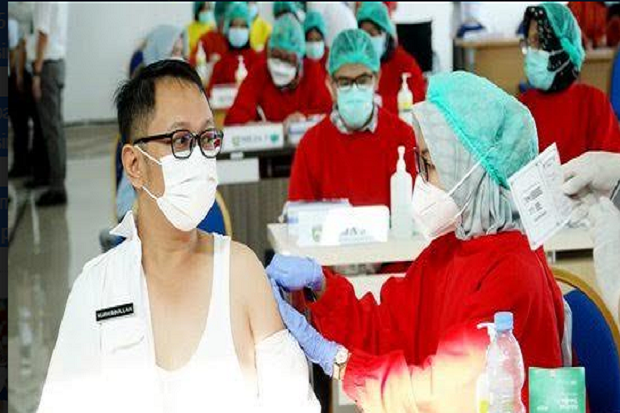 vaksinasi-covid19-di-sumsel-capai-11-ribu-per-hari-kdw