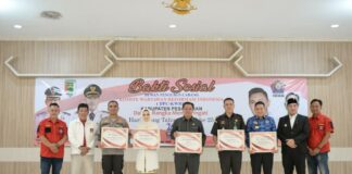 DPC KWRI Kab. Pesawaran Memberikan Penghargaan KWRI Award Kepada Para Sosok Yang Berjasa Dan Berprestasi