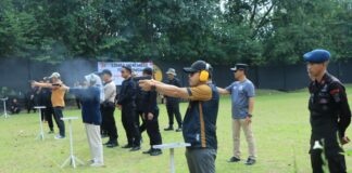 Hut Bhayangkara Ke-77, Dandim 0412 LU Bersama Forkopimda Melaksanakan Olaraga Menembak