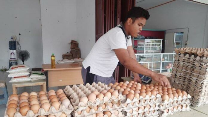 Lapak-pedagang-telur-di-Jalan-AR-Prawiranegara-Metro-Lampung