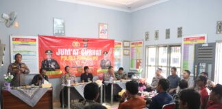 Jumat curhat, Polres Pringsewu Menghimbau Para Orang Tua Untuk Lebih Mengawasi Aktivitas Anak – Anak