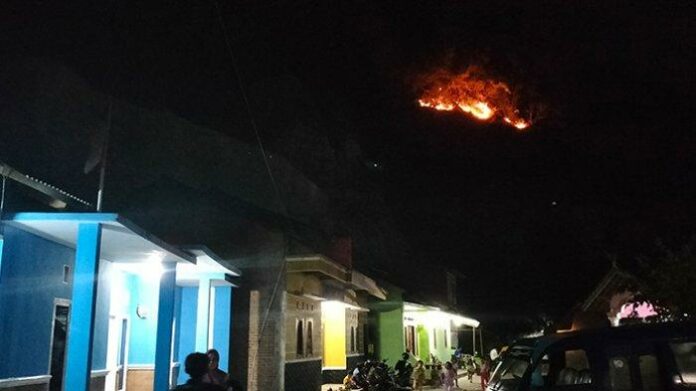 Suasana-kebakaran-di-perbukitan-umbul-kunci