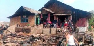 Diduga Korsleting Listrik, Enam Rumah Warga Di Panjang Hangus Terbangkar