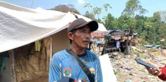 Pemulung Di TPA Bakung Mengaku Penghasilan Menurun Sejak Terjadi Kebakaran Di TPA Bakung