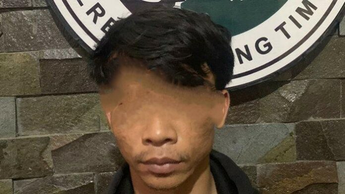 Tersangka-Muhamad-Rizky-yang-ditangkap-Polisi