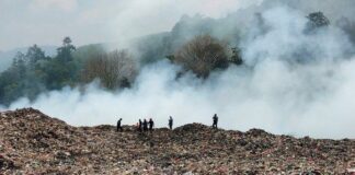 Kebakaran Di TPA Bakung Tak Kunjung Padam, Warga Mulai Mengeluhkan Kondisi Kesehatan