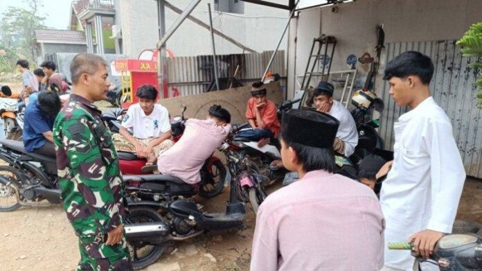 Rekan-rekan-RFD-korban-pengeroyokan-geng-motor-saat-melayat