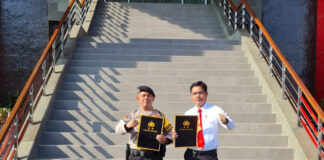 Raih Prestasi, Dua Personel Polres Lubuklinggau Terima Penghargaan Dari Kapolda Sumsel