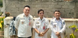 Dinsos Lampung Utara Menyalurkan Bantuan Kursi Roda Kepada Masyarakat Disabilitas