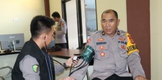Dokkes Polres Pringsewu Melakukan Pemeriksaan Kesehatan Rutin Bagi Anggota Yang Terlibat Operasi Mantap Brata 2023