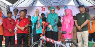Wakil Ketua TP-PKK Lampung Utara Hadiri Jalan Sehat Dan Bhakti Sosial HUT PGRI ke-78
