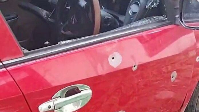 bekas-tembakan-di-mobil-Brio
