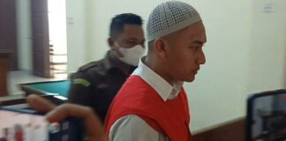 Pengadilan Tanjung Karang Menggelar Sidang Perdana Oknum Polisi Yang Terlibat Pencurian Mobil