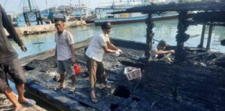 Dua Perahu Milik Nelayan Di Lampung Selatan Terbakar