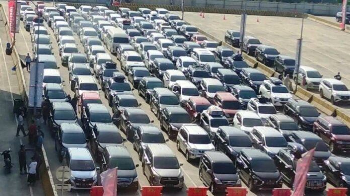 antrian-di-bakauheni2