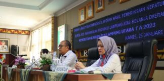 Sekda Kab. Lampung Utara Menyerahkan LHP Tahun Anggaran 2023 Ke Seluruh Jajaran Kepala Daerah