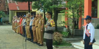 Kapolres Tubaba Menjadi Pembina Upacara Di SMP N 6 Tubaba
