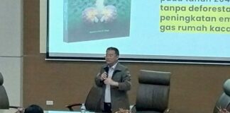 Petrus Tjandra Sampaikan Ide untuk Kemakmuran Petani Sawit Saat Seminar Di Unila