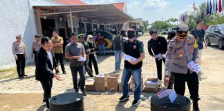 Wakapolres Pringsewu Hadiri Pemusnahan Kelebihan Surat Suara Pemilu 2024