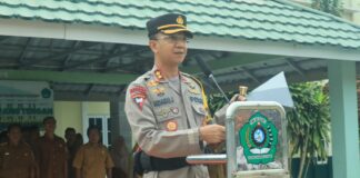 Cegah Bullying, Kapolres Tulang Bawang Barat Dan PJU Pimpin Upacara Di Sekolah-Sekolah