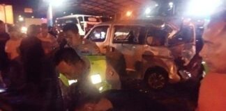 Bus Epa Star Tabrak Gran Max Dan 4 Motor Di Pelabuhan Bakauheni